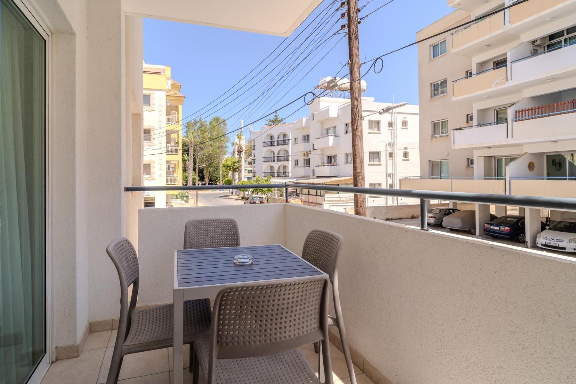 Helios Mackenzie One Bedroom Flat Larnaca Ngoại thất bức ảnh